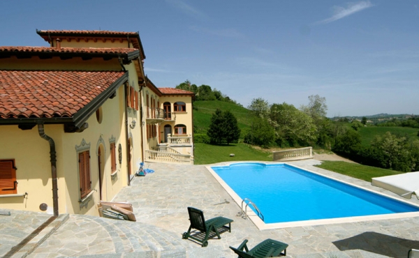 villa con piscina (78)