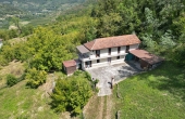 LVC002, Farmhouse with Views onto the Valley