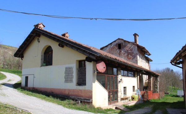 Cascina ex convento con terreno (116)