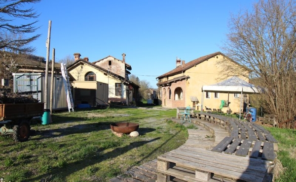 Cascina ex convento con terreno (108)