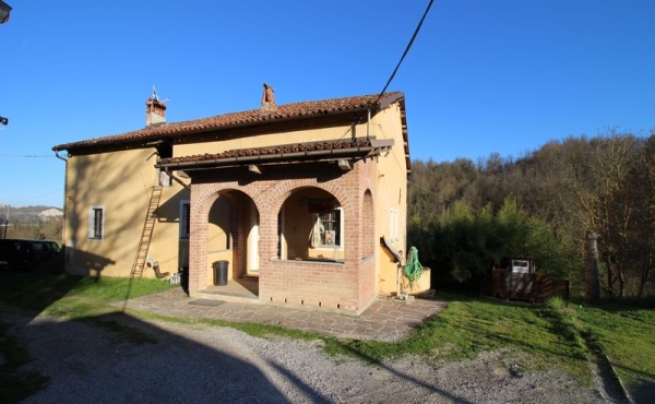 Cascina ex convento con terreno (78)