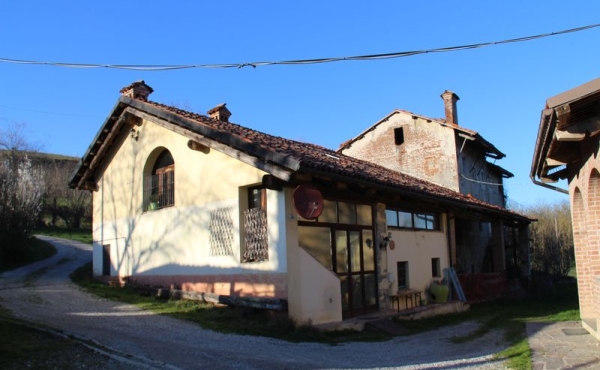 Cascina ex convento con terreno (82)