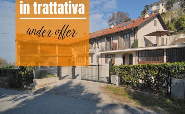  Country House with a Bed & Breakfast a Few Steps from the Center of La Morra 
