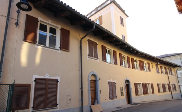 Casa con 4 appartamenti (95)