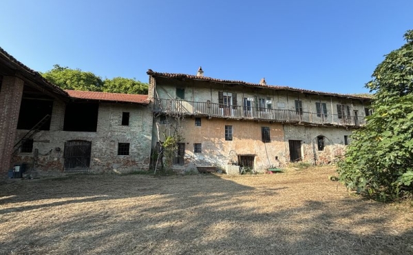 Antica residenza aristocratica con 1ha di terreno